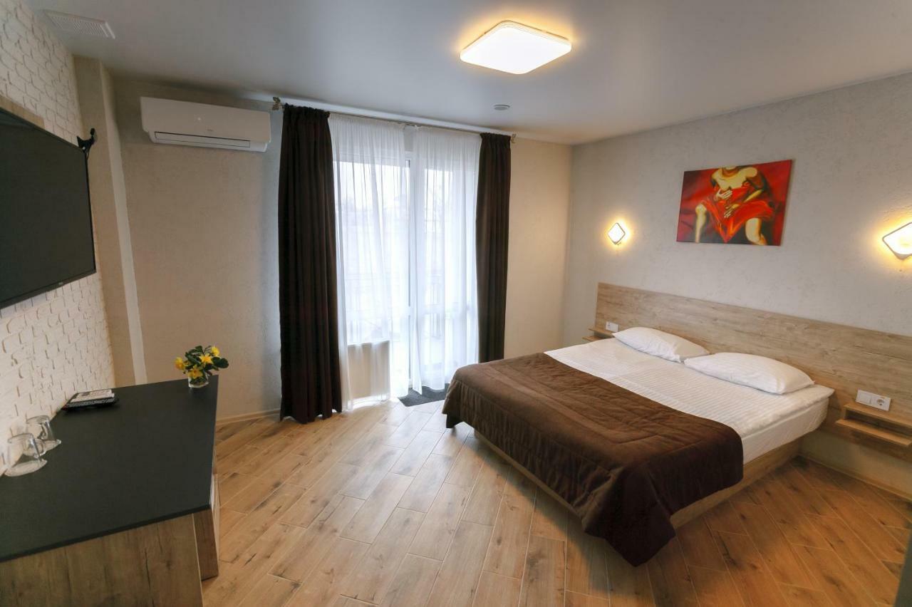 Raziotel Rishelyevskiy Herszon Kültér fotó