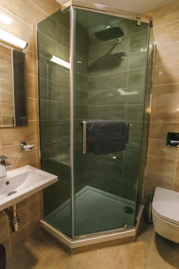 Raziotel Rishelyevskiy Herszon Kültér fotó