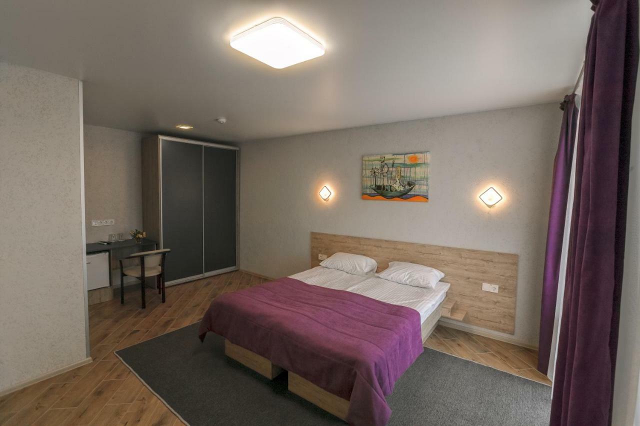 Raziotel Rishelyevskiy Herszon Kültér fotó