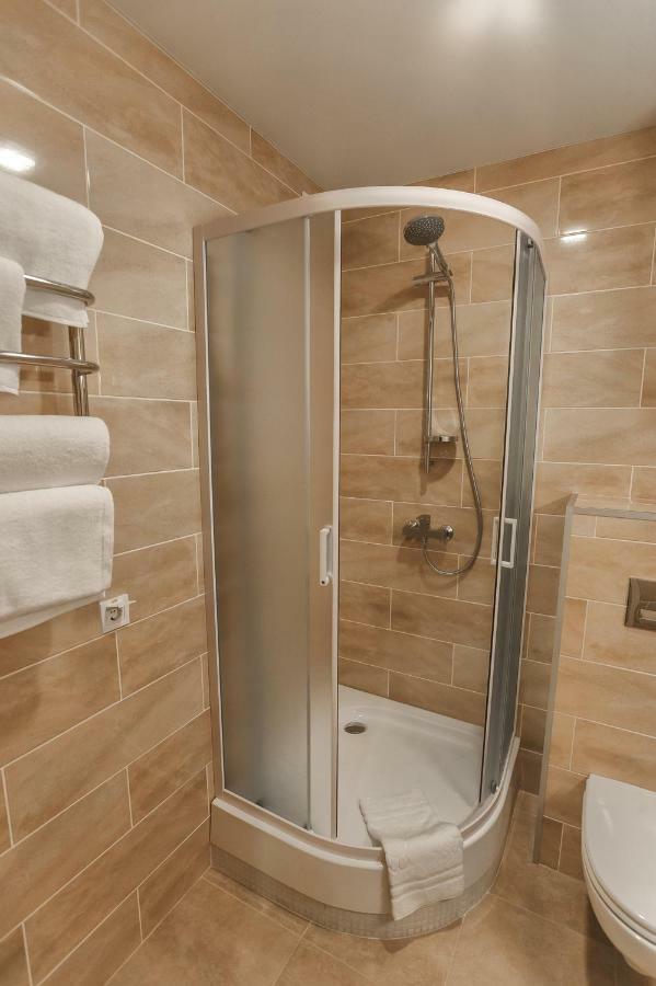 Raziotel Rishelyevskiy Herszon Kültér fotó